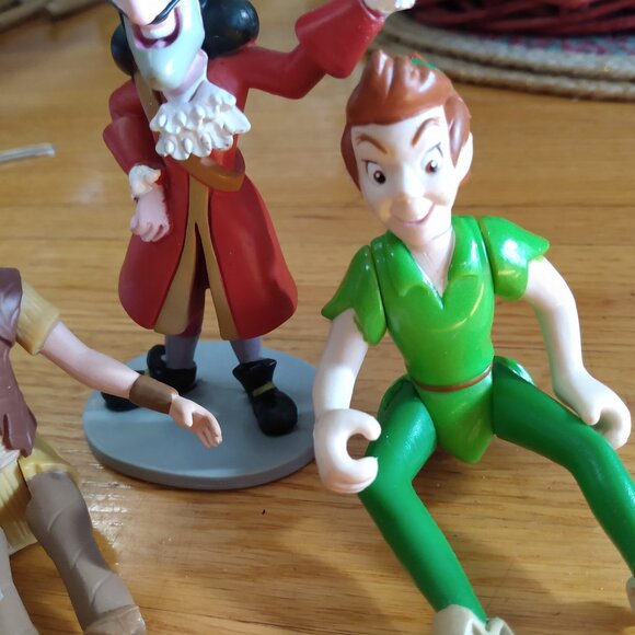 Disney Peter Pan Captain Hook & Lost Boy Action Figures - Picture 7 of 9